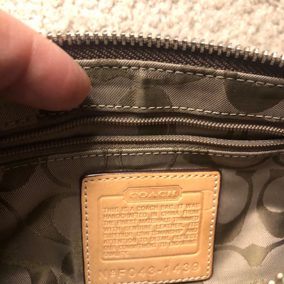 Coach patchwork logo wristlet/ clutch - Picture 3 of 5